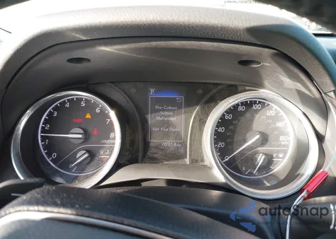 2020 Toyota Camry Se z USA, uszkodzony, nr VIN 4T1G11AK5LU987415